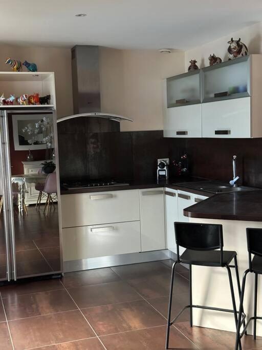 Comme A La Maison… *