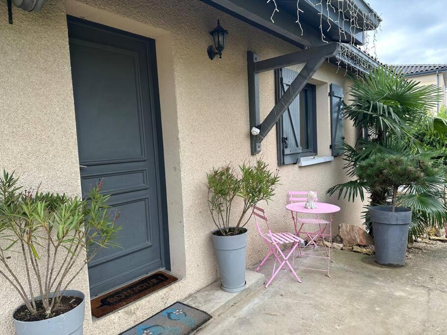 Comme A La Maison…