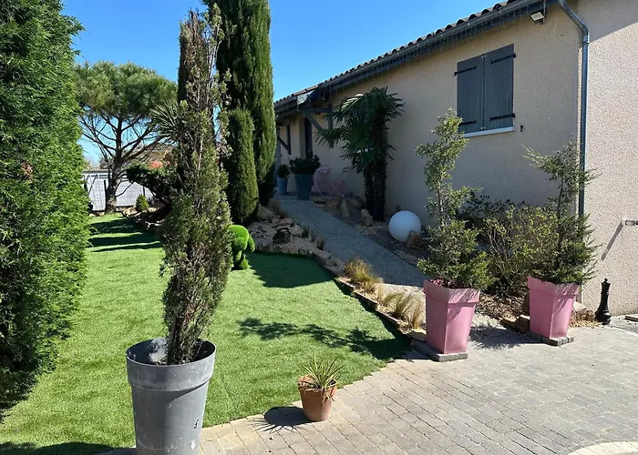 Comme A La Maison…