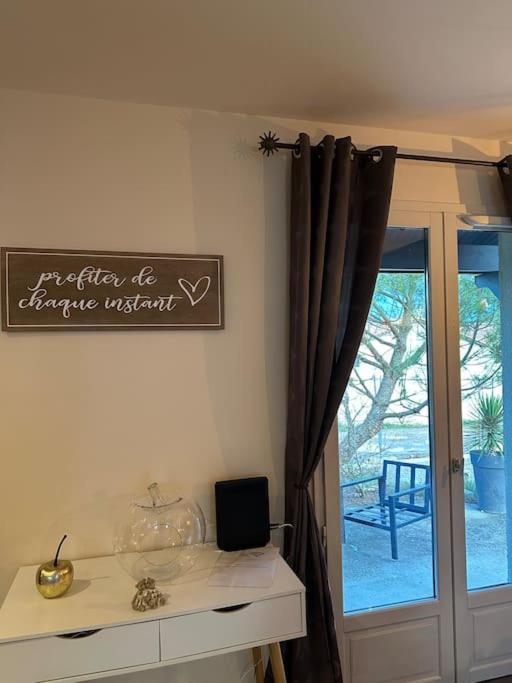 Comme A La Maison…