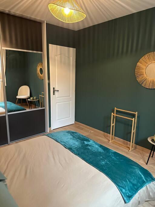 Comme A La Maison… Appartement Pusignan