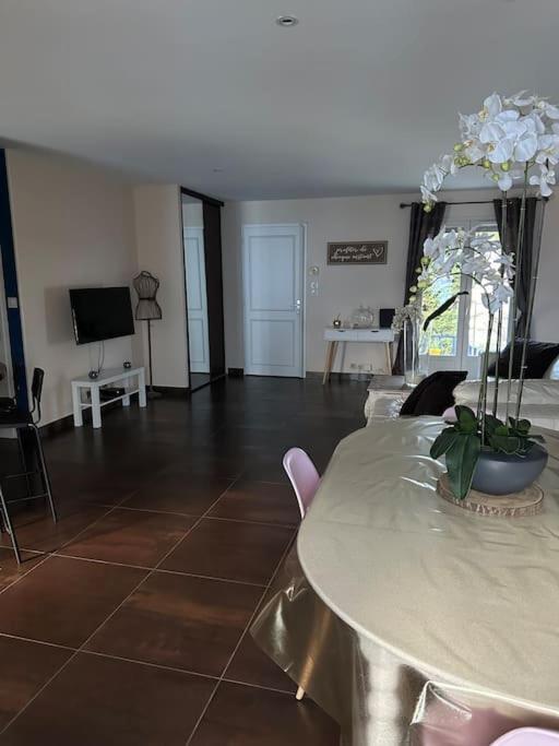 Comme A La Maison… *